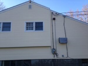 Siding professional cleaned, White Plains, Westchester County New York, Westchester Power Washing- Free estimates for roof, house, siding and pressure cleaning of walkways, patios, decks, outdoor furniture, walls, fences, stones and pavers, plus driveways